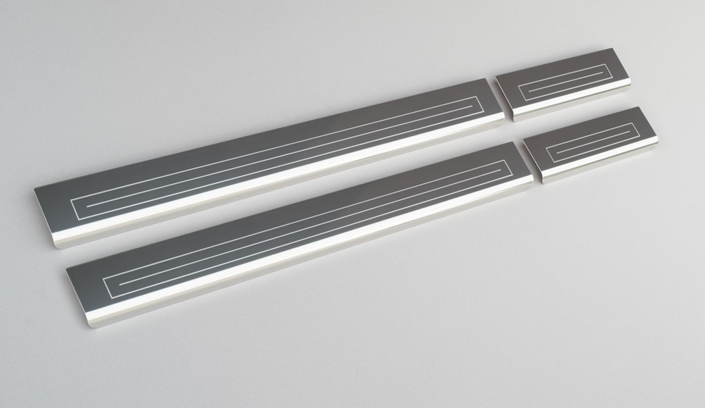 Range Rover Sill Protectors (2005 – 2012) Stripe Design Part No. K35S