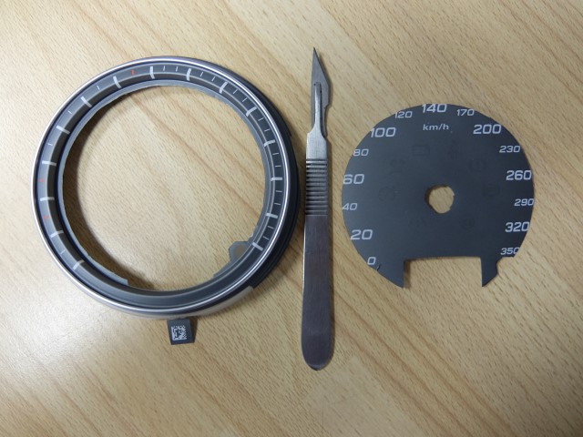 R8. KMH to MPH Conversion Dial for imported vehicle. Part No. C1401DOTTC - Image 2